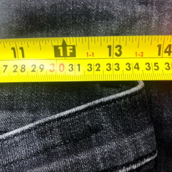 Current/Elliot Cropped Skinny Jeans Distressed Hems Faded Black 27 Waist - Picture 6 of 12